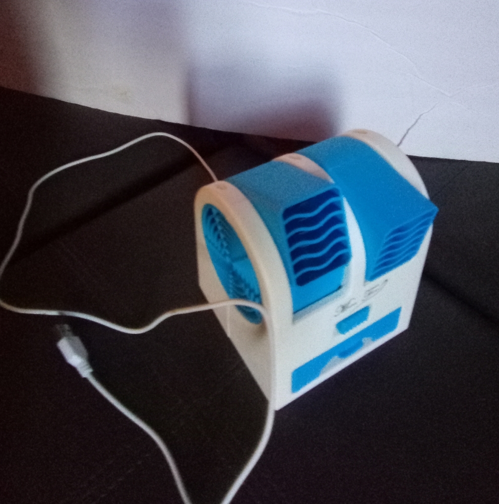 USB Desktop dual compartments fan